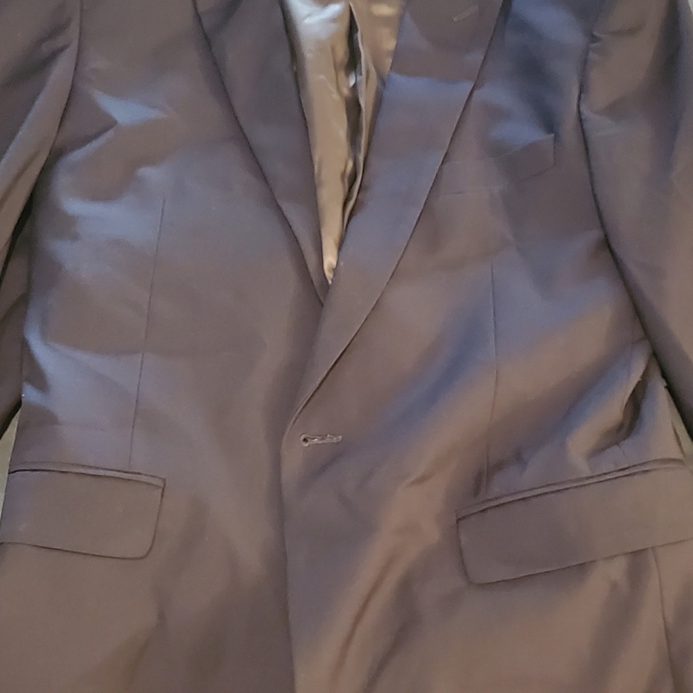 Suit - Picture 3 of 3